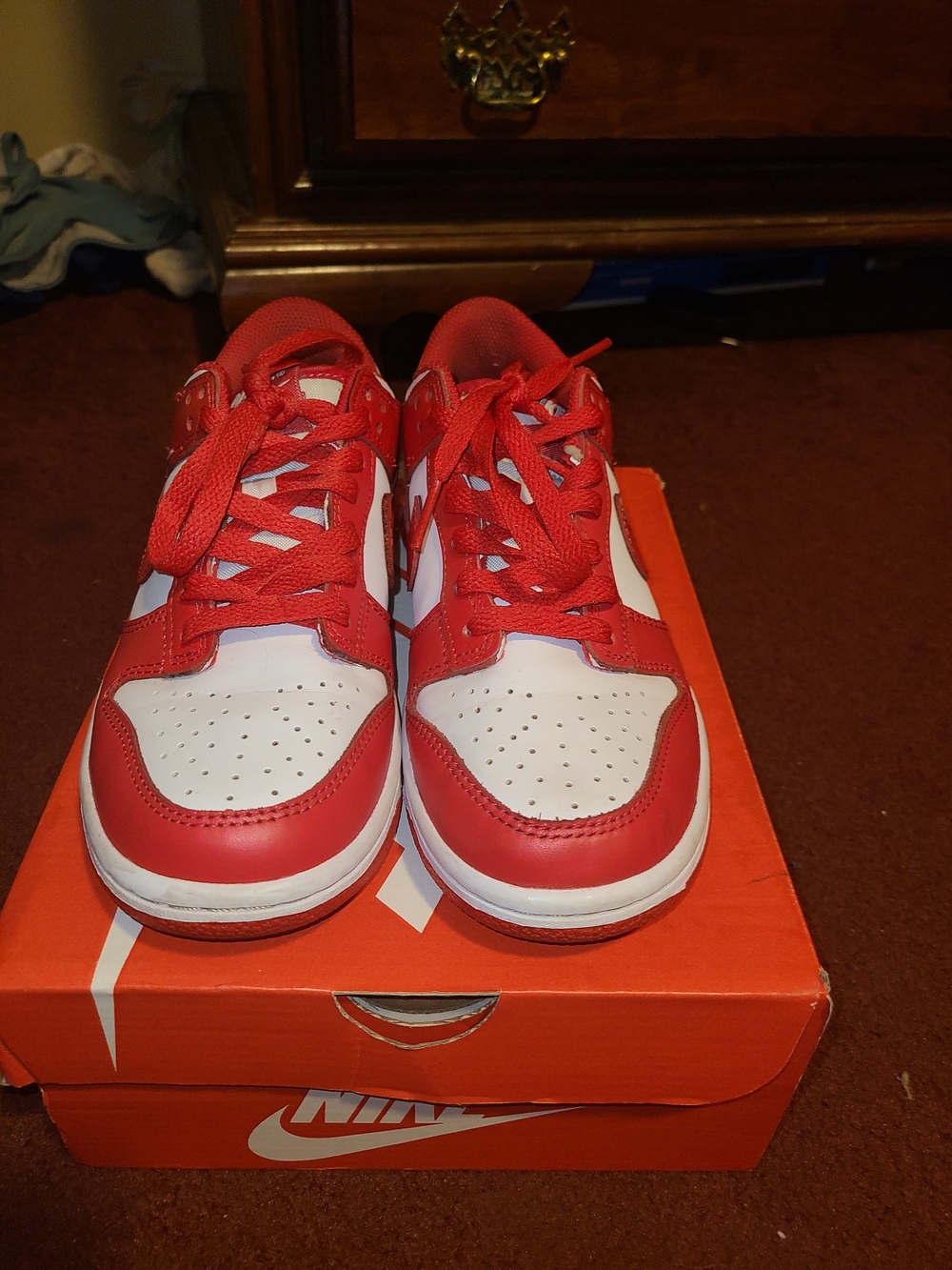 Nike Kids Low-Top Sneakers in Red and White